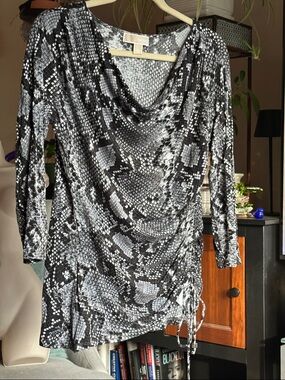 MICHAEL Michael Kors Black & Gray Snake-Print Cowl-Neck Long-Sleeve top